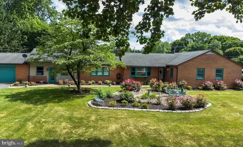 432 Hogestown Rd, Mechanicsburg, PA 17050