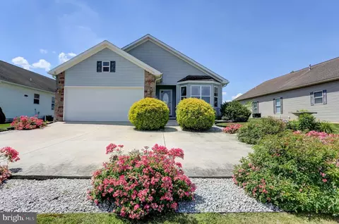 49 Lantern Ln, Shippensburg, PA 17257