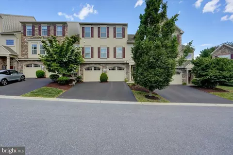 1917 Roxbury Ct, Mechanicsburg, PA 17055