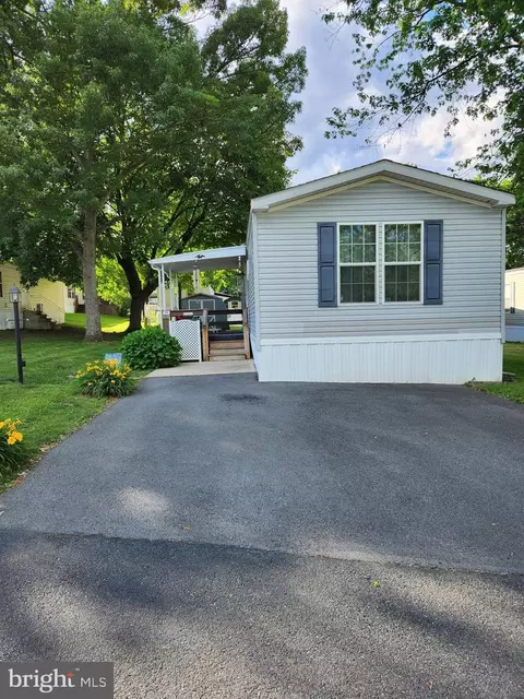 525 Quail Ct, Mechanicsburg, PA 17050