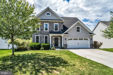 4910 Whitlock Ln, Mechanicsburg, PA 17055