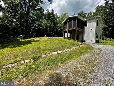 77 Mountain Ln, Newburg, PA 17240