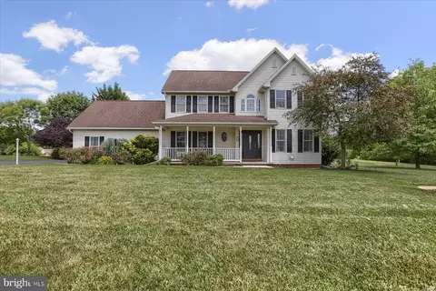 5 Meadow Dr, Carlisle, PA 17015