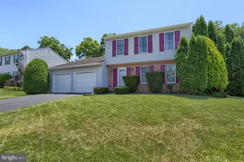 2736 S Rosegarden Blvd, Mechanicsburg, PA 17055