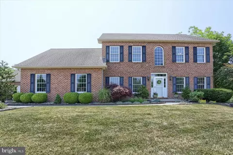 3 W Mulberry Hill Rd, Carlisle, PA 17013