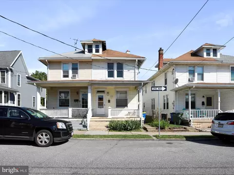 323 7th St, New Cumberland, PA 17070