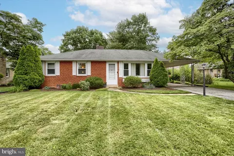 705 Olson Dr, Carlisle, PA 17013