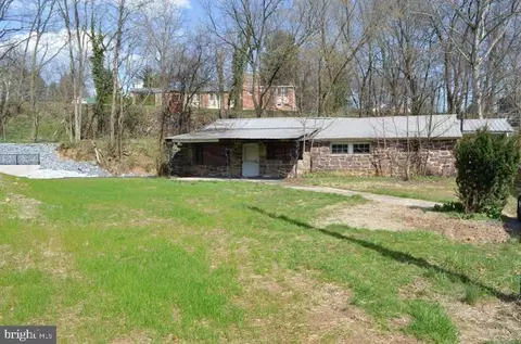 137 Creek Rd, Camp Hill, PA 17011