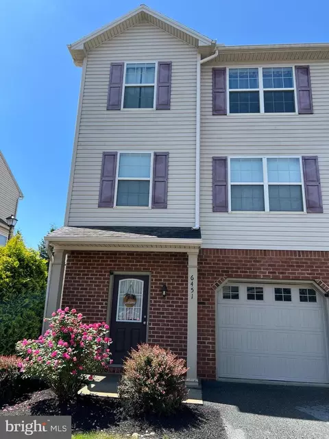 6451 Creekbend Dr, Mechanicsburg, PA 17050