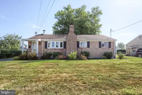 4 Plainview Rd, Camp Hill, PA 17011