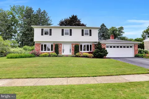 5218 Deerfield Ave, Mechanicsburg, PA 17050