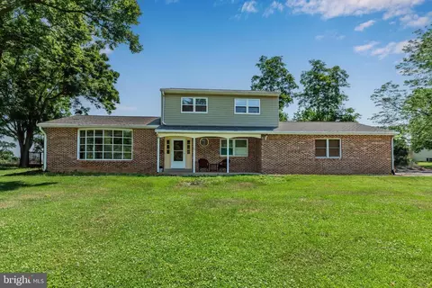 96 N Old Stonehouse Rd, Carlisle, PA 17015