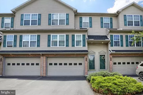 517 Meadow Croft Cir, Mechanicsburg, PA 17055