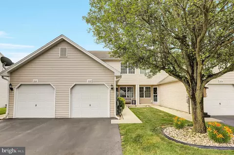101 B Partridge Cir, Carlisle, PA 17013