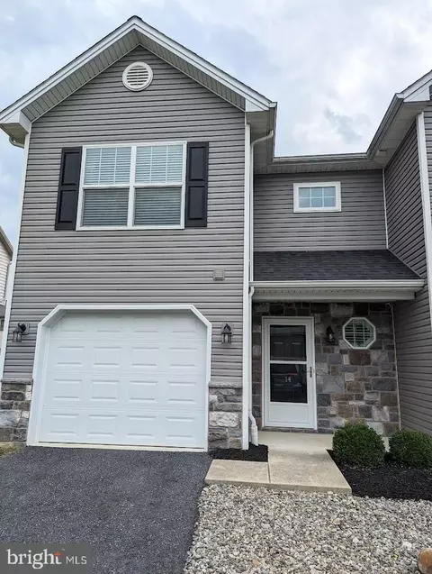 14 N Locust St, Camp Hill, PA 17011
