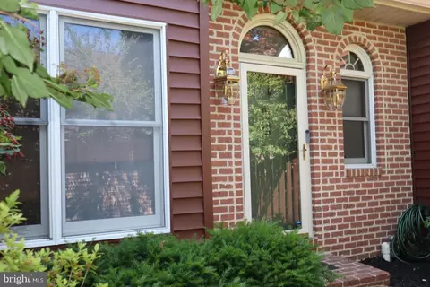 320 Peppercorn Sq, Enola, PA 17025
