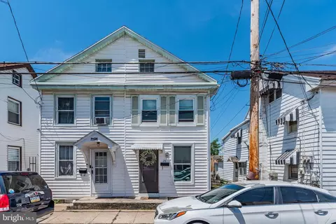 28 W Green St, Mechanicsburg, PA 17055