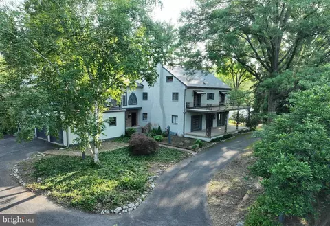 3819 Lamp Post Ln, Camp Hill, PA 17011
