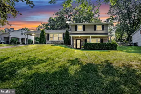 401 Orchard Ln, Mechanicsburg, PA 17055