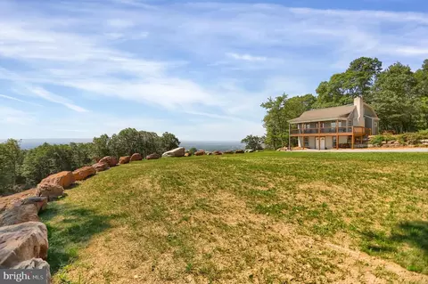 9 Woods Rd, Newville, PA 17241