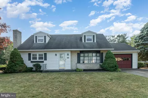 1907 Esther Dr, Carlisle, PA 17013