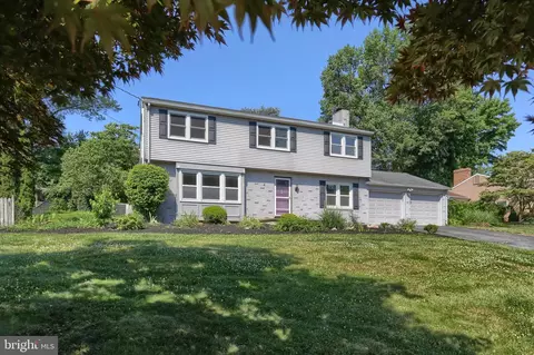 262 Hillcrest Rd, Camp Hill, PA 17011