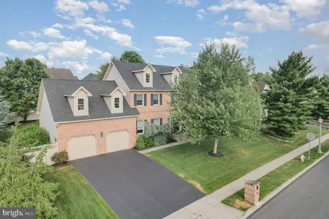 1108 Saffron Dr, Mechanicsburg, PA 17050