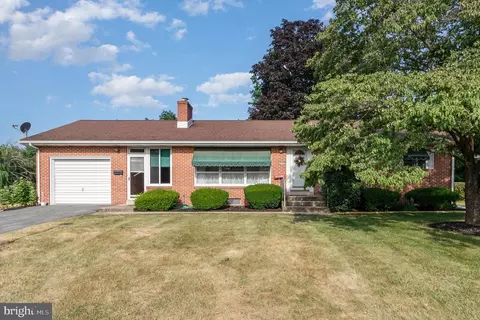 1000 Redwood Dr, Carlisle, PA 17013