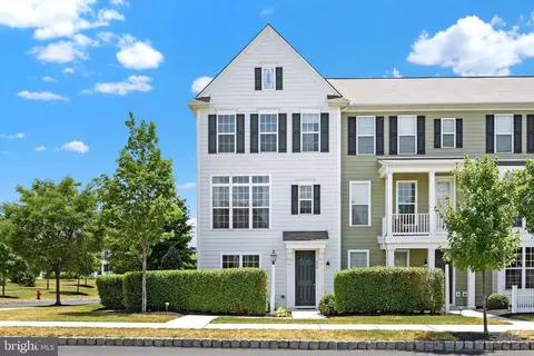518 Old Farm Ln, Mechanicsburg, PA 17050