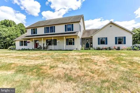 6 Kengrey Dr, Carlisle, PA 17015