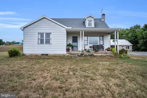 131 Pine Hill Rd, Carlisle, PA 17013