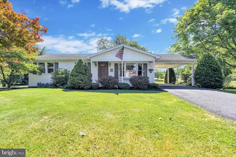 887 Mount Rock Rd, Carlisle, PA 17015