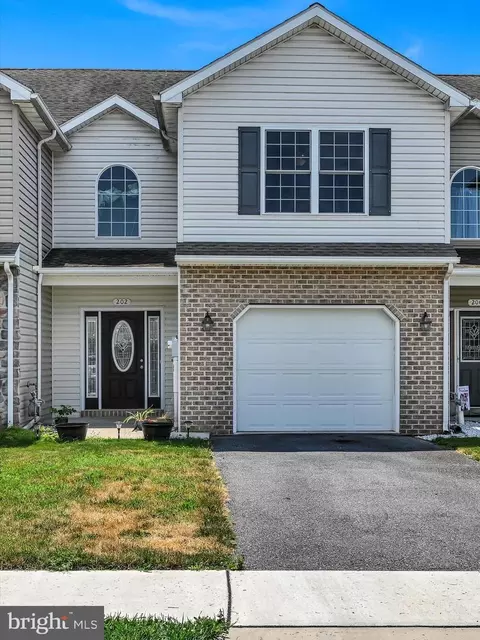 202 Sable Dr, Carlisle, PA 17013