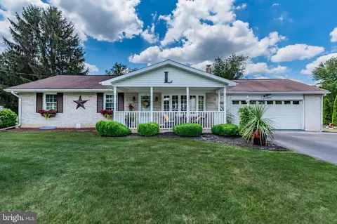 304 Glenn Ave, Boiling Springs, PA 17007