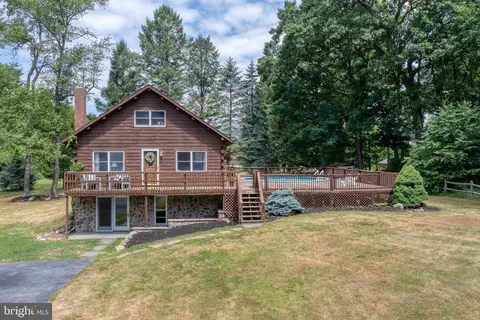 110 Southside Dr, Newville, PA 17241