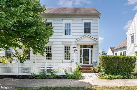 16 Ellington Rd, Mechanicsburg, PA 17050
