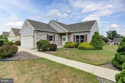 9 Lantern Ln, Shippensburg, PA 17257