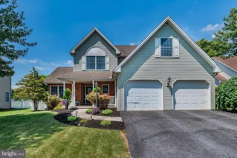 2497 Cope Dr, Mechanicsburg, PA 17055
