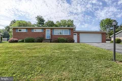 821 W Keller St, Mechanicsburg, PA 17055