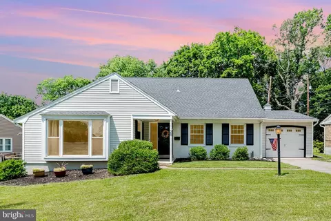28 Gale Rd, Camp Hill, PA 17011