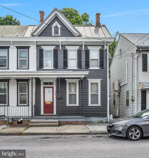 226 S Pitt St, Carlisle, PA 17013