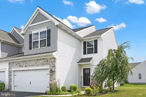 1577 Zestar Dr, Mechanicsburg, PA 17055