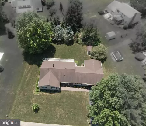 14 Laurel Oak Dr, Boiling Springs, PA 17007