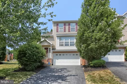 1141 Cross Creek Dr, Mechanicsburg, PA 17050
