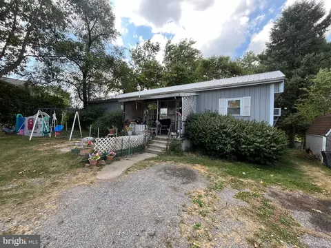 426 Shippensburg Rd, Newville, PA 17241