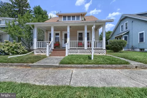 210 W Maplewood Ave, Mechanicsburg, PA 17055