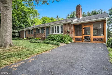 1533 Main St, Mechanicsburg, PA 17055