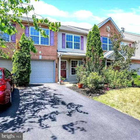 1215 Cross Creek Dr, Mechanicsburg, PA 17050