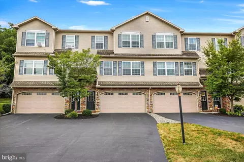148 Old Schoolhouse Ln, Mechanicsburg, PA 17055