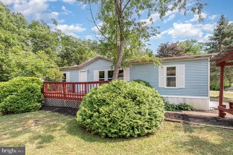 76 Monarch Dr, Carlisle, PA 17015